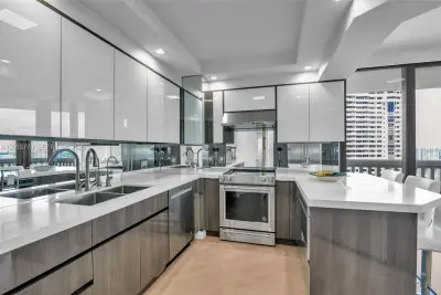 2000 Island Blvd #2006, Aventura: photo 1 of 54