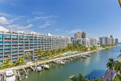 3001 NE 185th St #707, Aventura: photo 1 of 34
