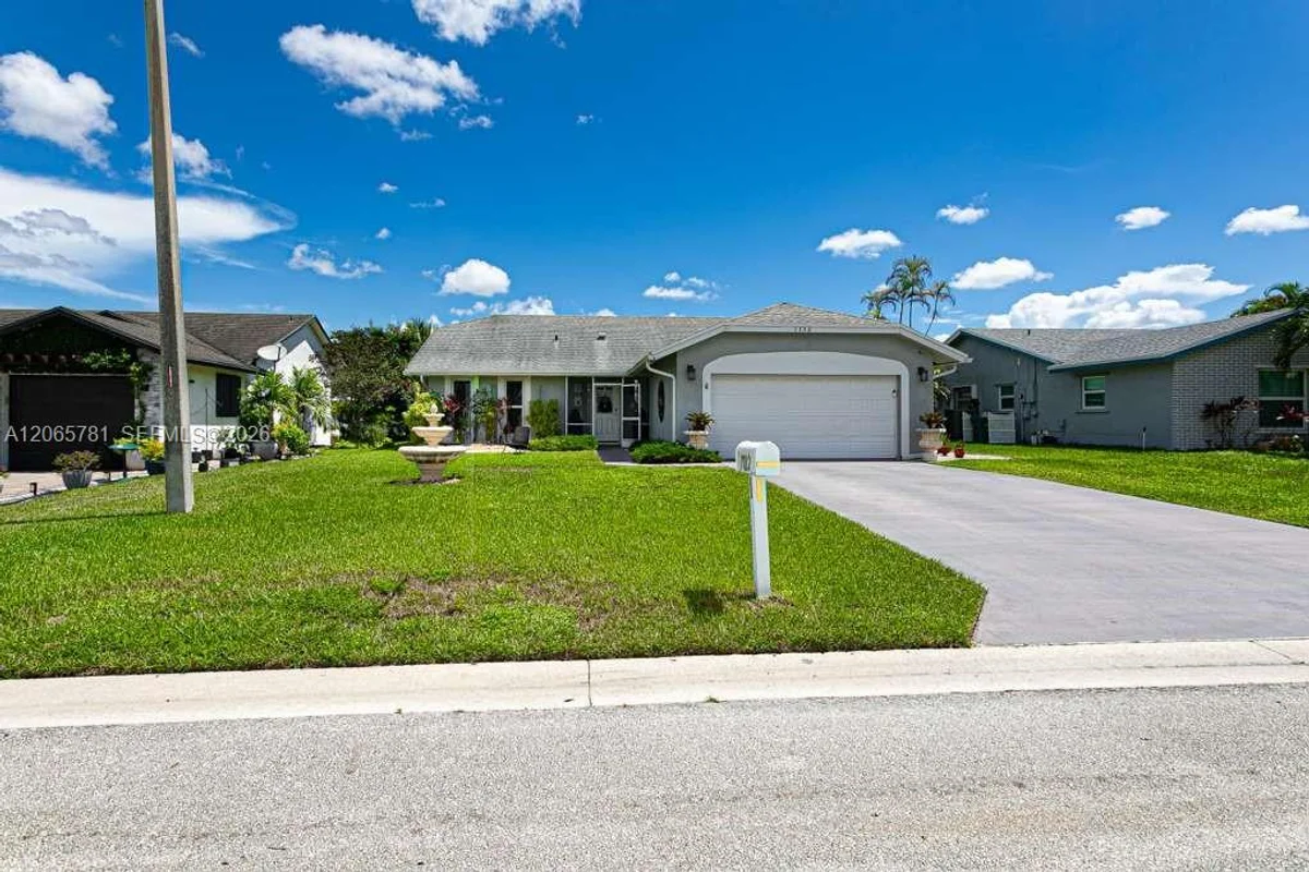 7112 NW 107th Ave, Tamarac: photo 1 of 66