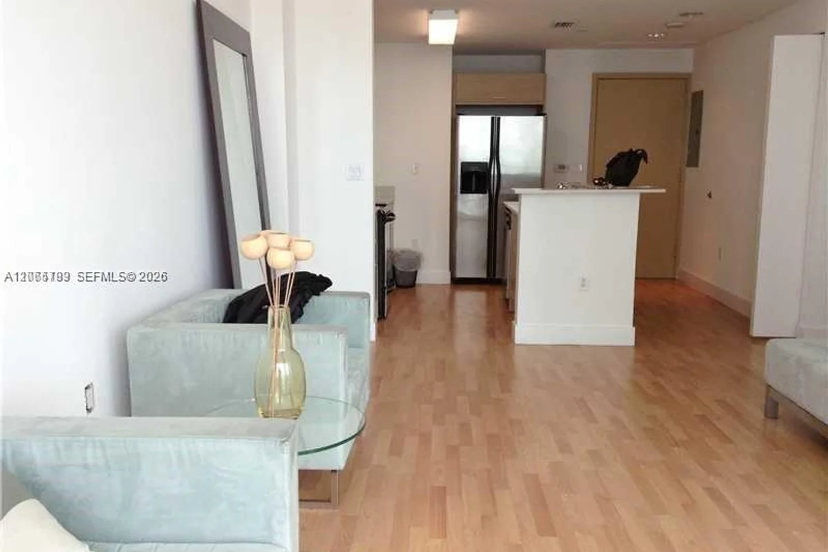 350 NE 24th St #1108, Miami: photo 1 of 10