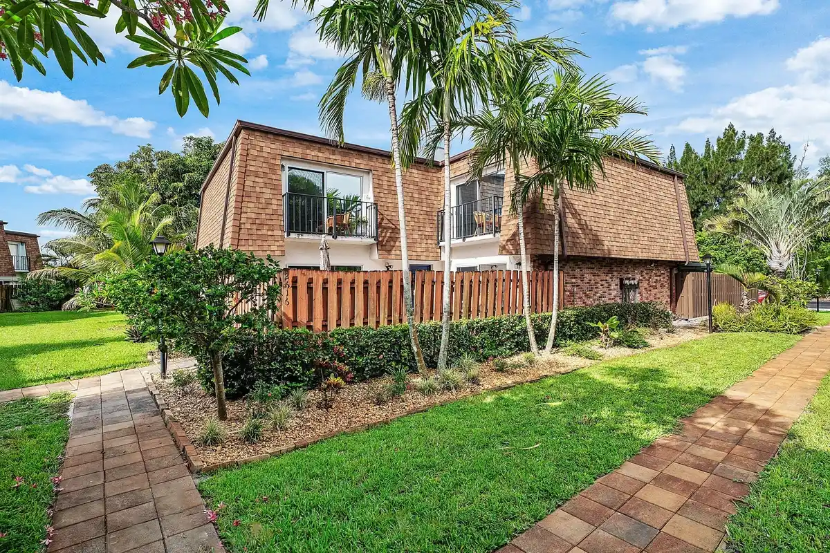 2616 SE 5th Cir #D, Boynton Beach: photo 1 of 31
