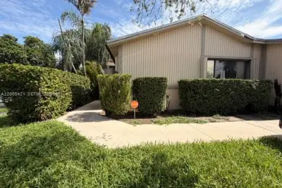 9631 W Elm Ln, Miramar: photo 1 of 11