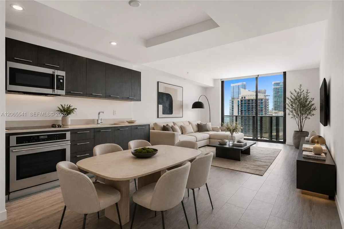 55 SW 9th St #3504, Miami: photo 1 of 27