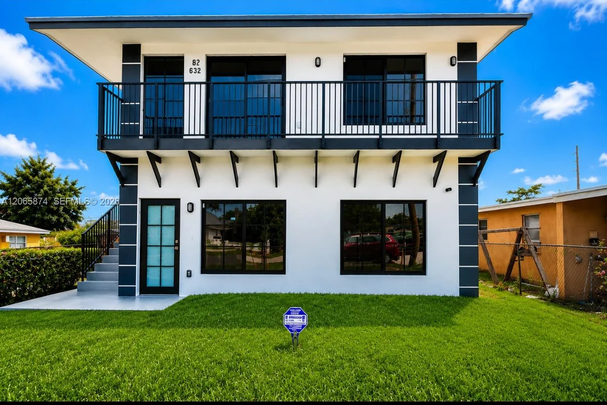 634 SW 7th St, Homestead: photo 1 of 23