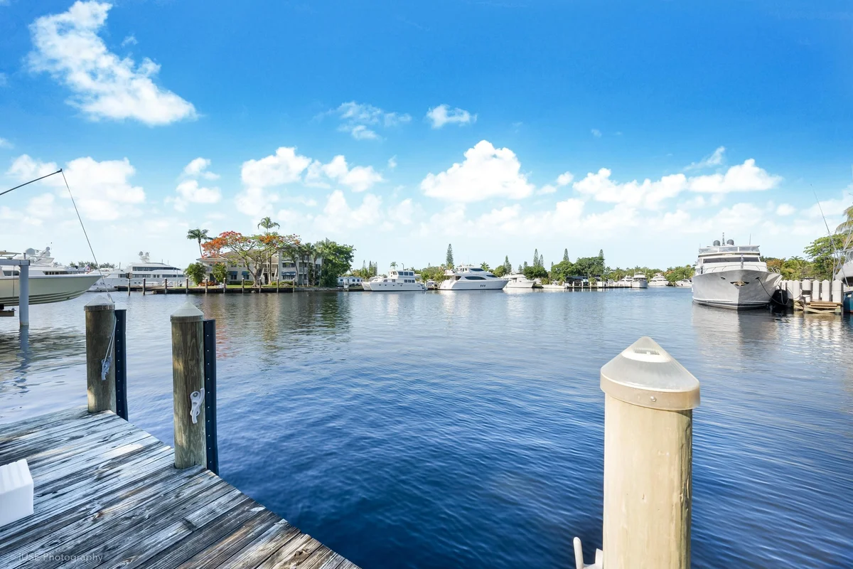 2141 SW 23rd Ave, Fort Lauderdale: photo 1 of 27