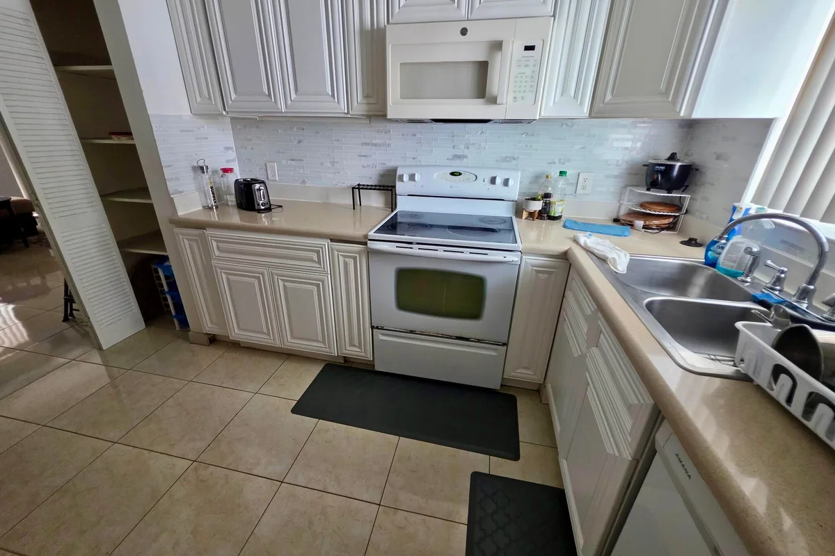 2245 Fillmore St #7, Hollywood: photo 1 of 13
