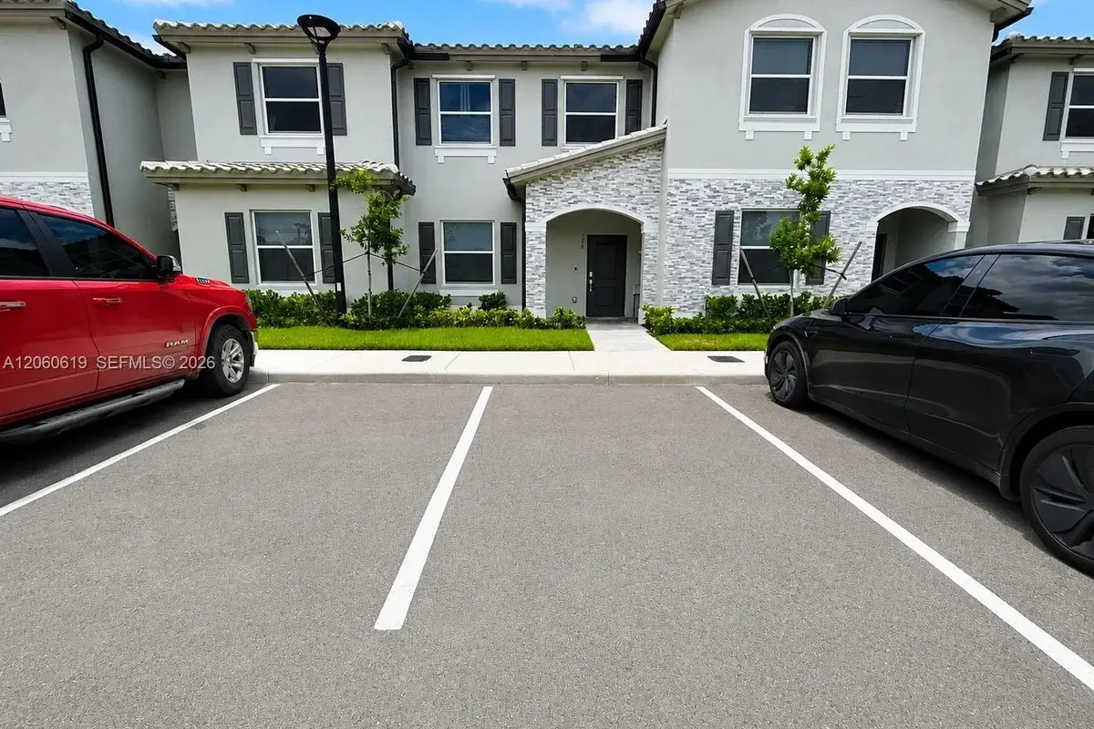 126 SE 11th Ct, Florida City: photo 1 of 22
