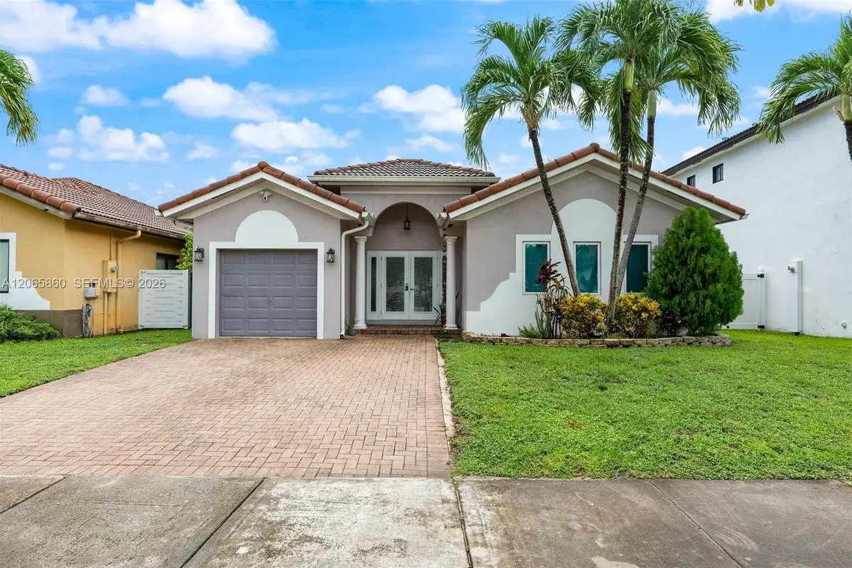15717 SW 138th Ter, Miami: photo 1 of 23