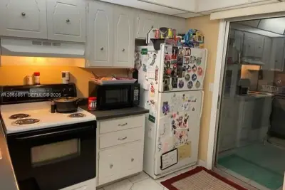 3777 NW 78th Ave #10G, Davie: photo 1 of 12