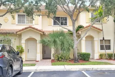 8353 SW 26th St #104, Miramar: photo 1 of 10