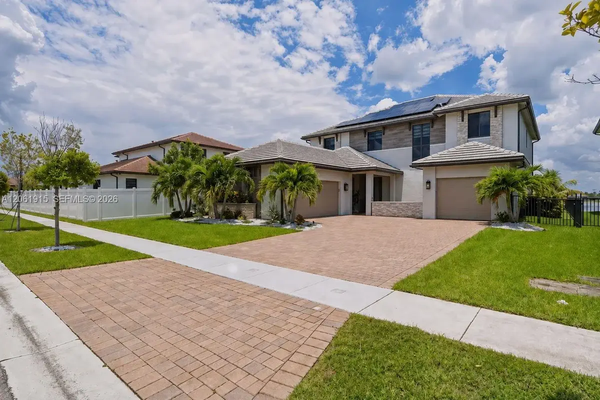 17765 SW 45th St, Miramar: photo 1 of 58