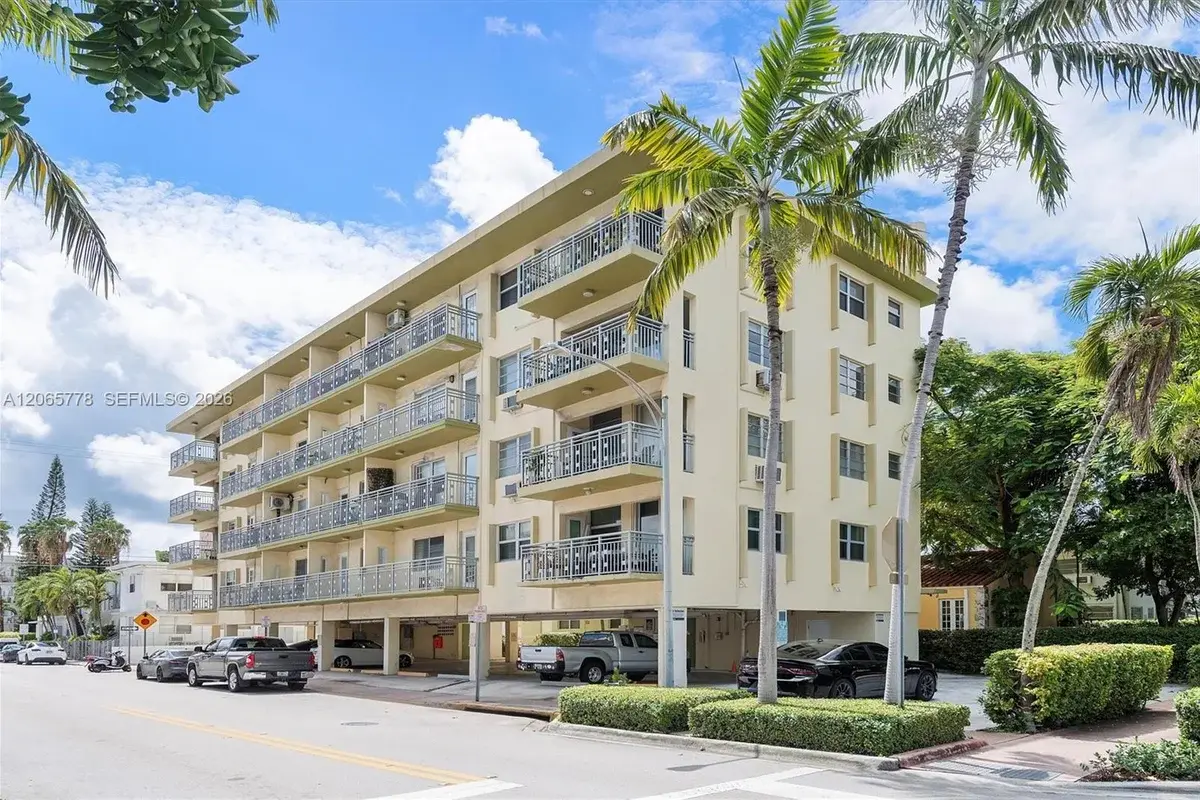 851 Meridian Ave #24, Miami Beach: photo 1 of 14
