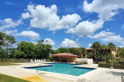 733 SE 1st Way #109, Deerfield Beach: photo 1 of 27