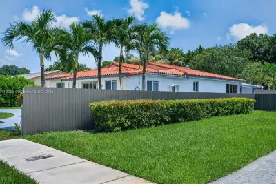 6010 SW 19 St, Miami: photo 1 of 60