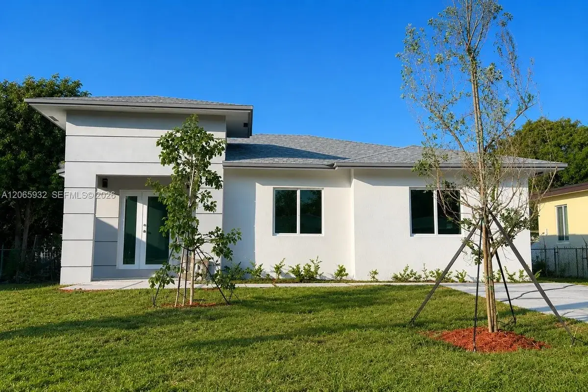 1311 NW 52nd St #1, Miami: photo 1 of 9