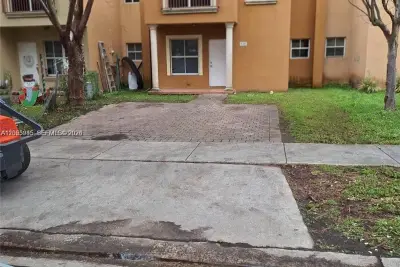 948 SW 6th Ct, Florida City: photo 1 of 9