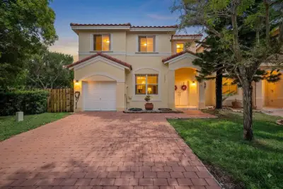 16951 SW 34th St, Miramar: photo 1 of 35