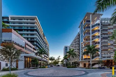 2920 NE 207th St #801, Aventura: photo 1 of 19