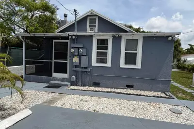 1912 Arthur St #B, Hollywood: photo 1 of 17