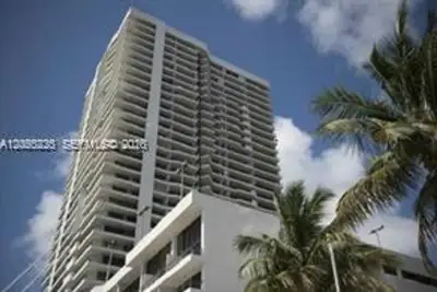 555 NE 15th St #30G, Miami: photo 1 of 4