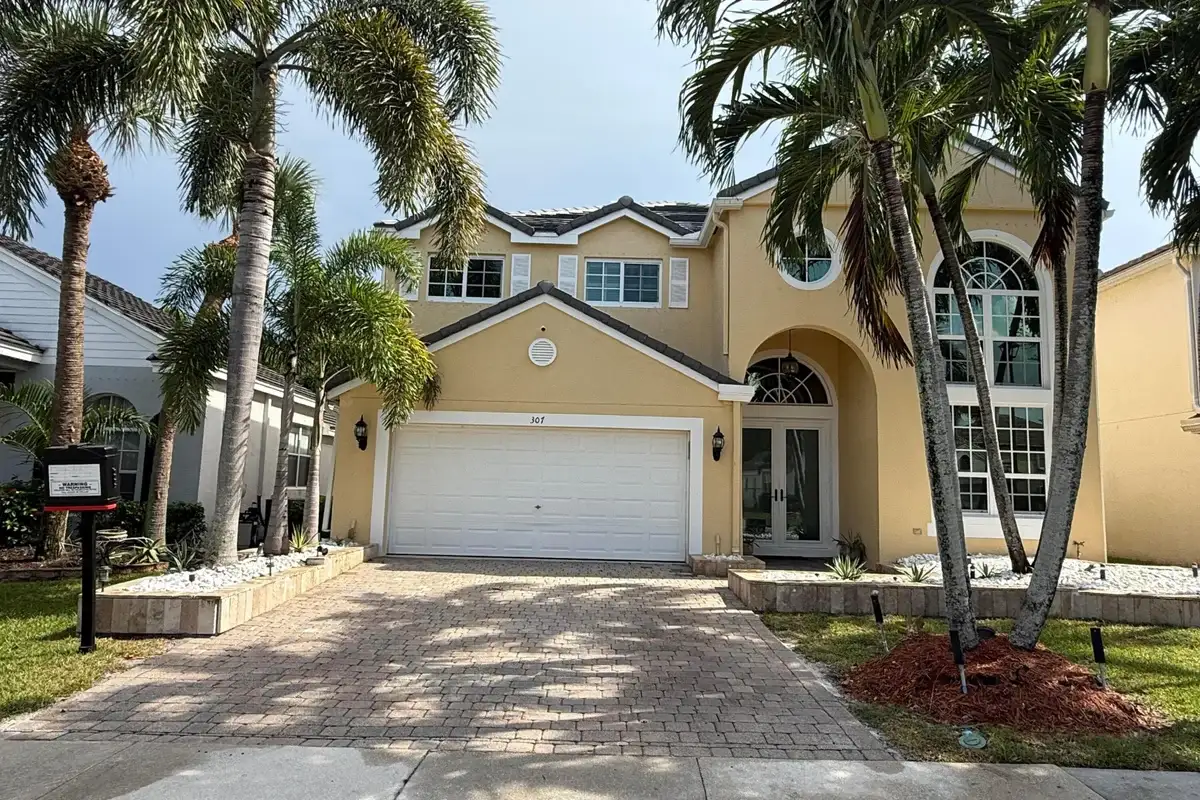 307 Berenger Walk, Royal Palm Beach: photo 1 of 50