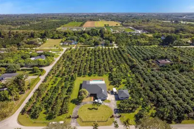 23505 SW 153rd Ave, Homestead: photo 1 of 10