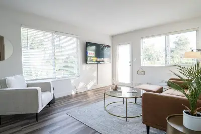 1905 NE 2nd St #1, Pompano Beach: photo 1 of 19