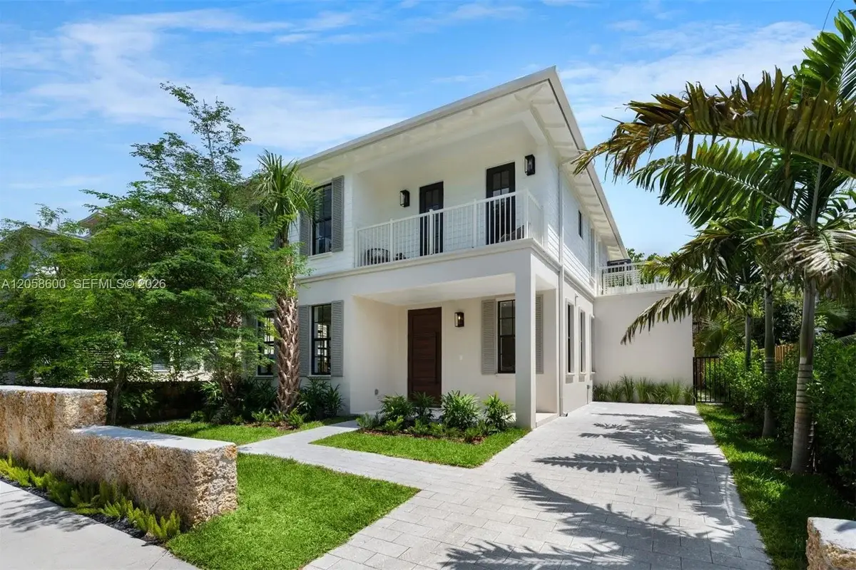 3372 Charles Ave, Miami: photo 1 of 18
