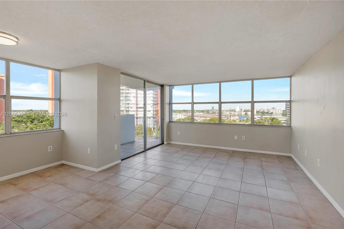 1300 NE Miami Gardens Dr #714E, Miami: photo 1 of 36