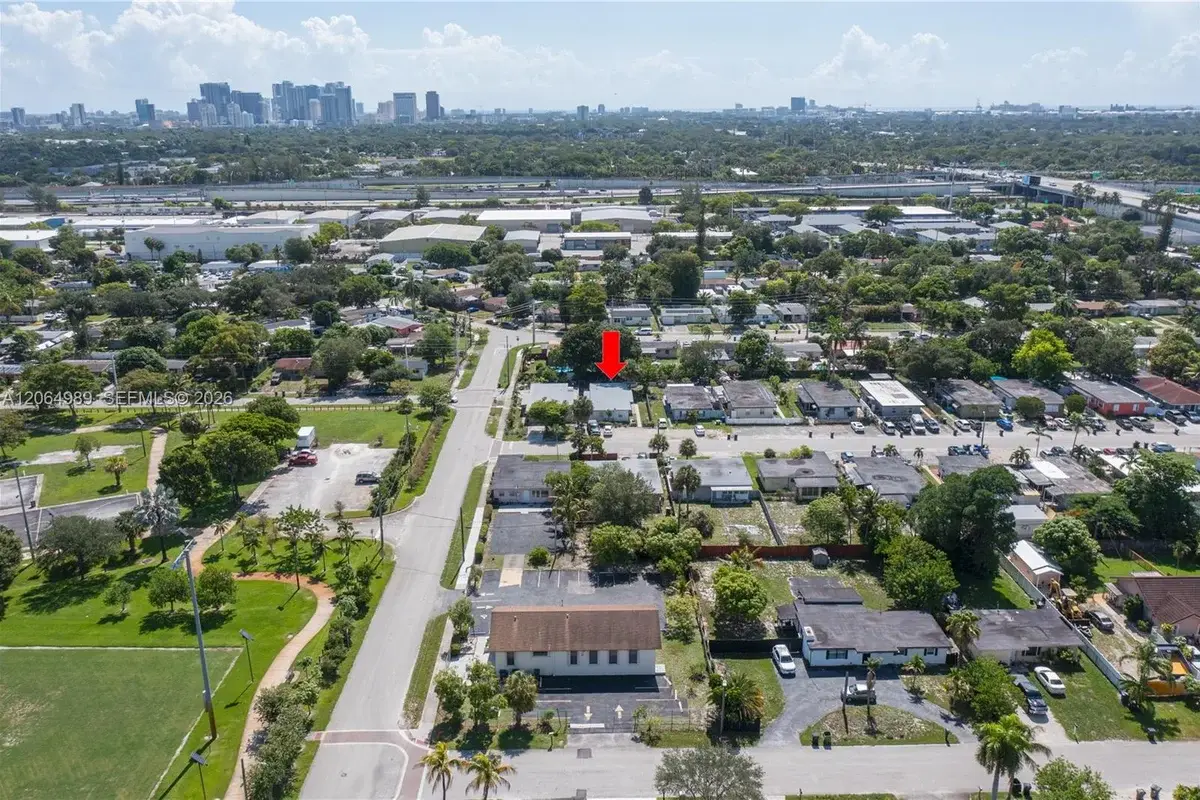 1004 SW 24th Ave, Fort Lauderdale: photo 1 of 53