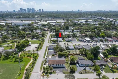 1004 SW 24th Ave, Fort Lauderdale: photo 1 of 53