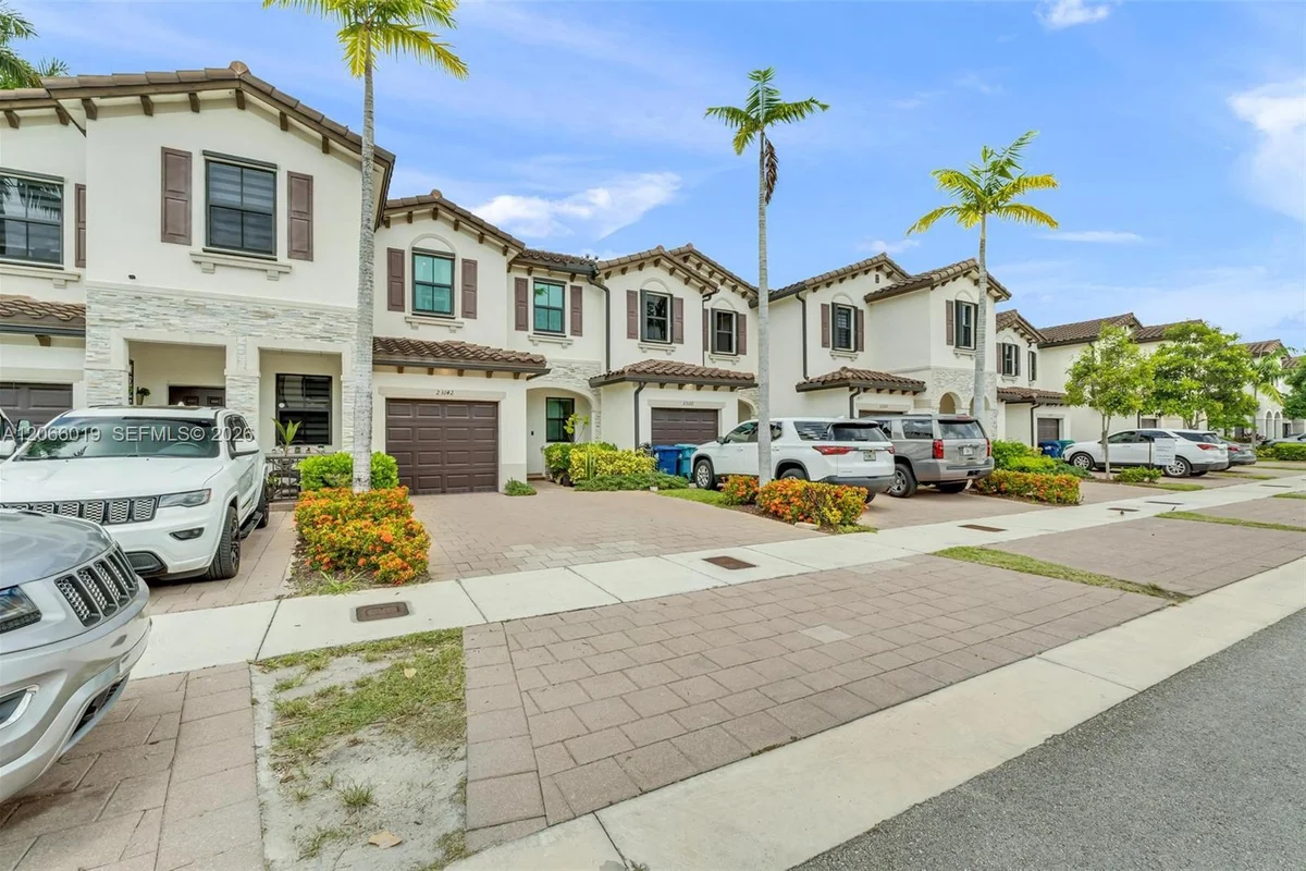 23142 SW 127th Pl, Miami: photo 1 of 48