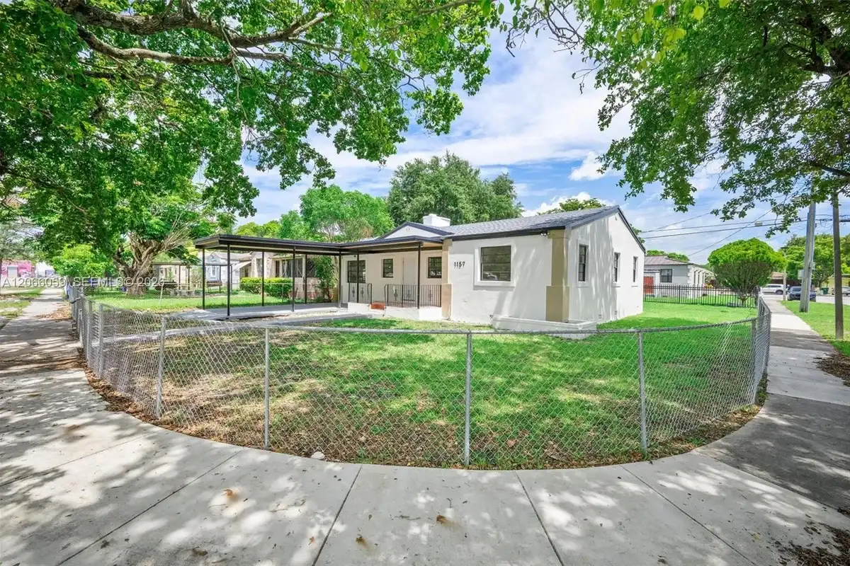 1157 NW 45th St, Miami: photo 1 of 13