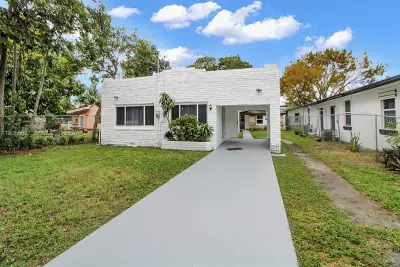 7770 NW 9th Ave, Miami: photo 1 of 29