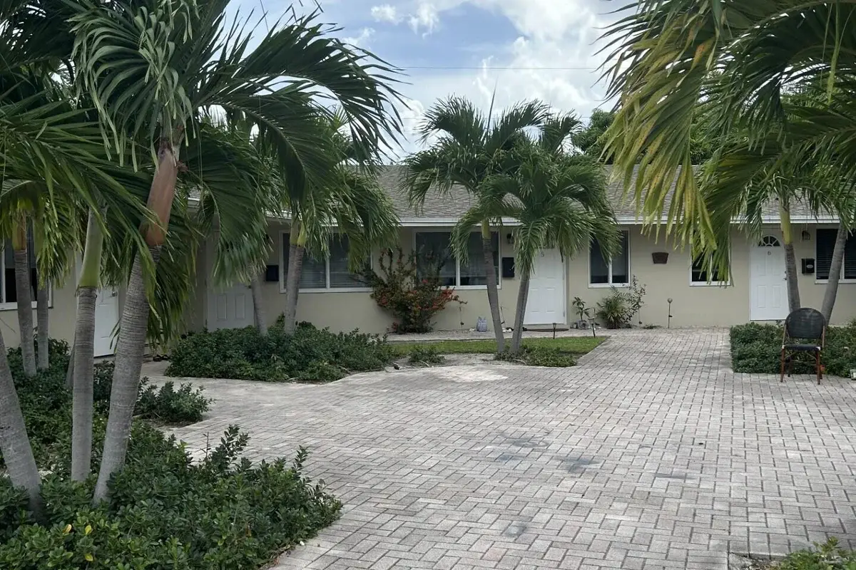 1440 Miami Rd #9, Fort Lauderdale: photo 1 of 11