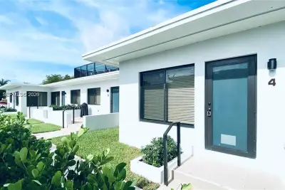 1765 Normandy Dr, Miami Beach: photo 1 of 37