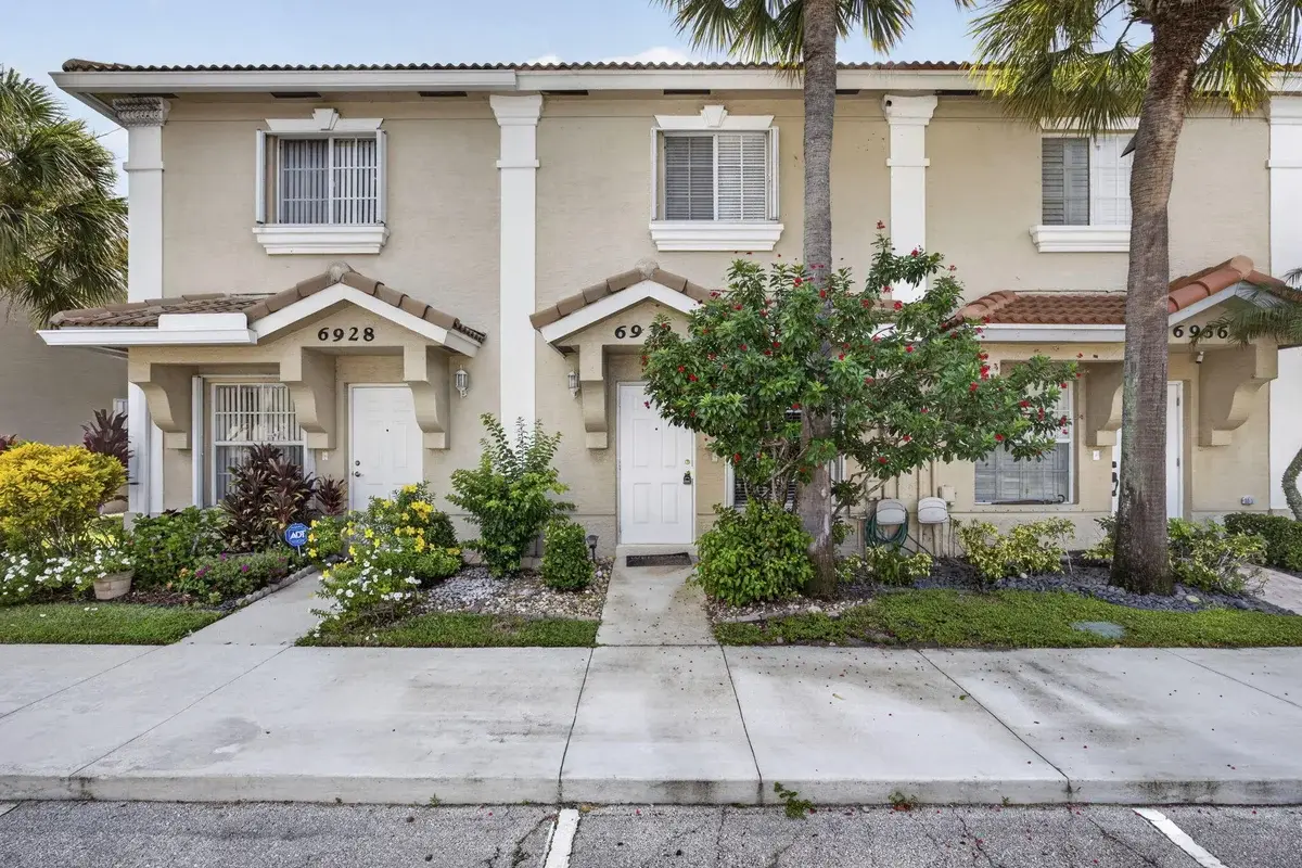 6932 Stoney Creek Cir, Lake Worth: photo 1 of 58