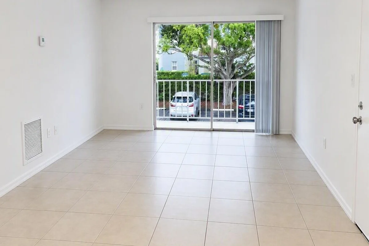 431 Executive Center Dr #204, West Palm Beach: photo 1 of 13