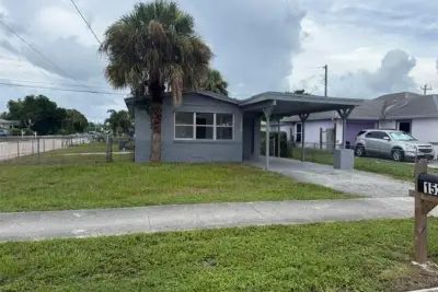 1528 Avenue S, Riviera Beach: photo 1 of 33