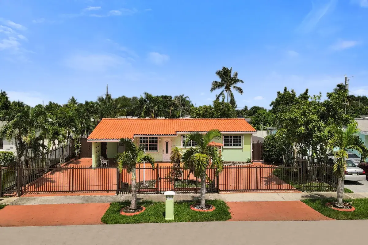 3311 SW 105th Ct, Miami: photo 1 of 76