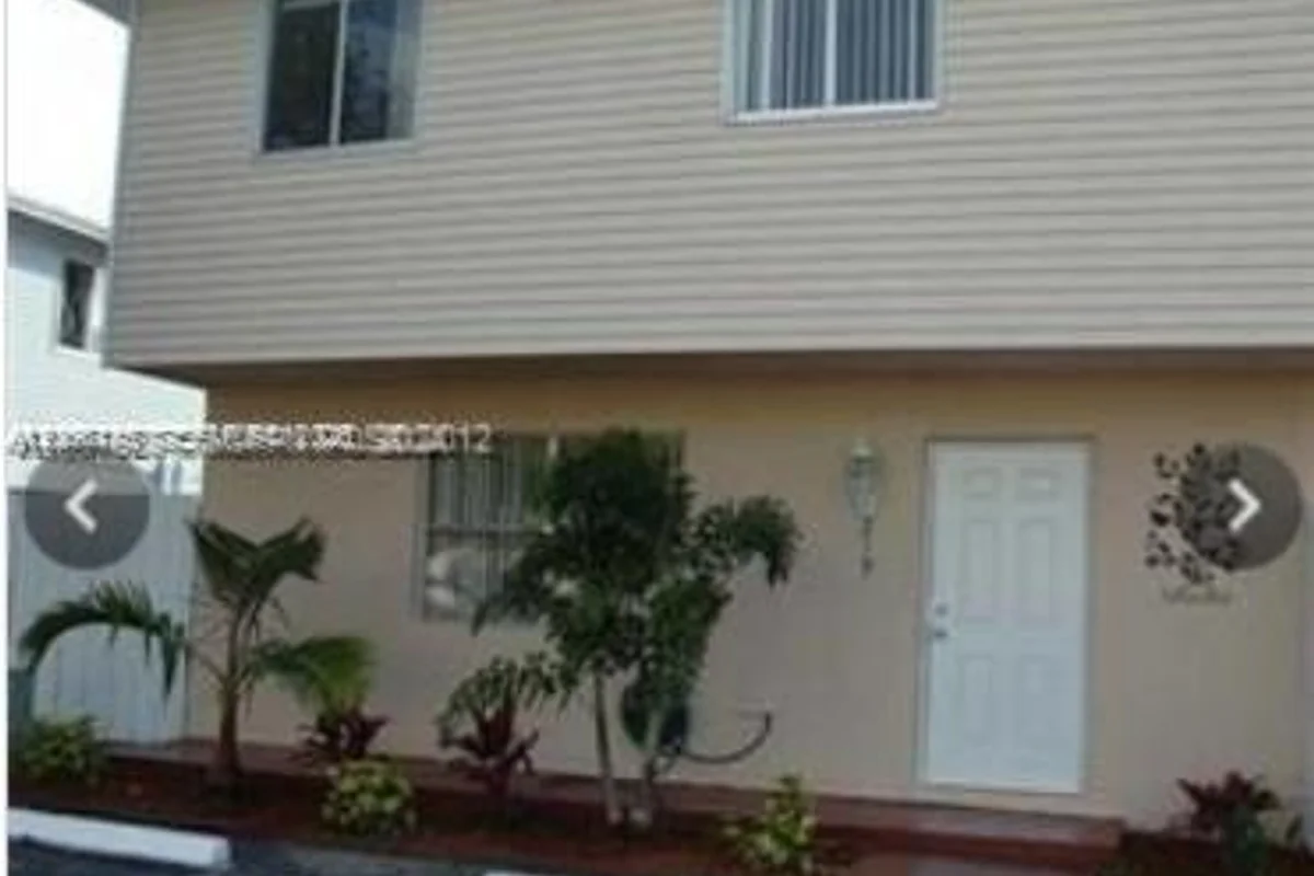 219 NE 12th Ave, Homestead: photo 1 of 3