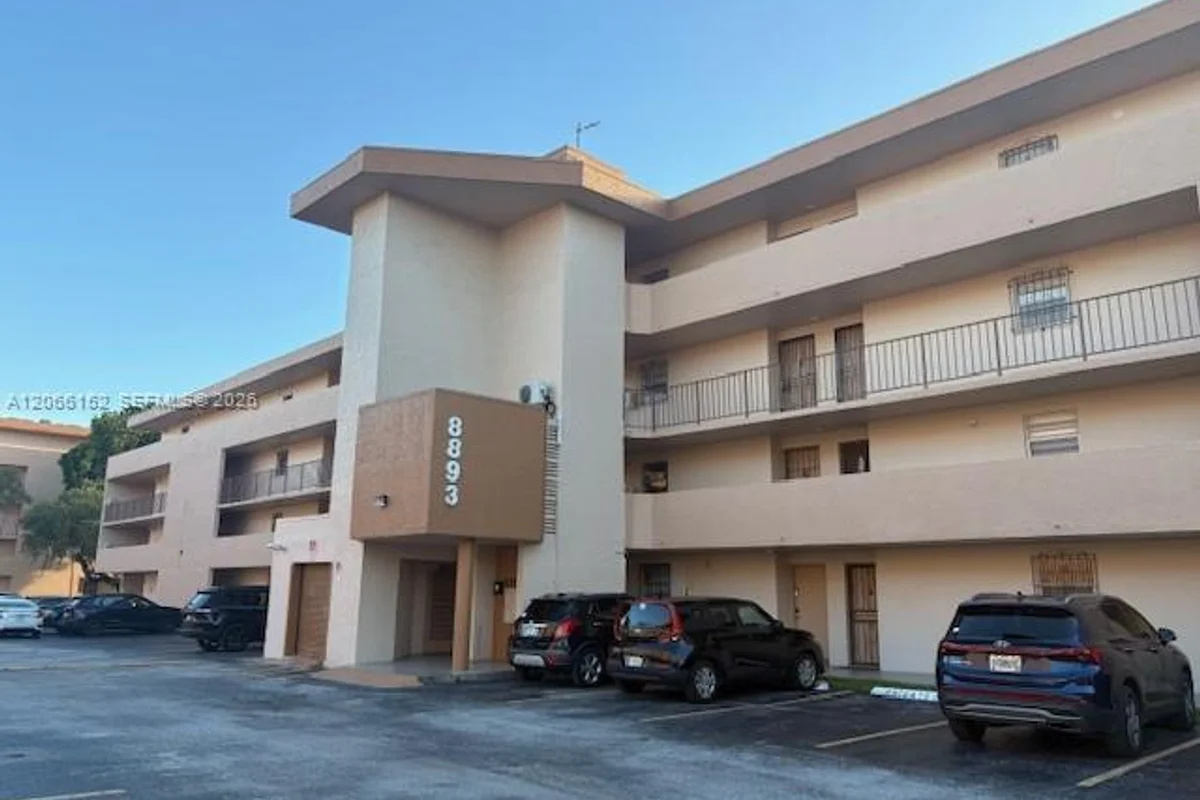 8893 Fontainebleau Blvd #304, Miami: photo 1 of 25