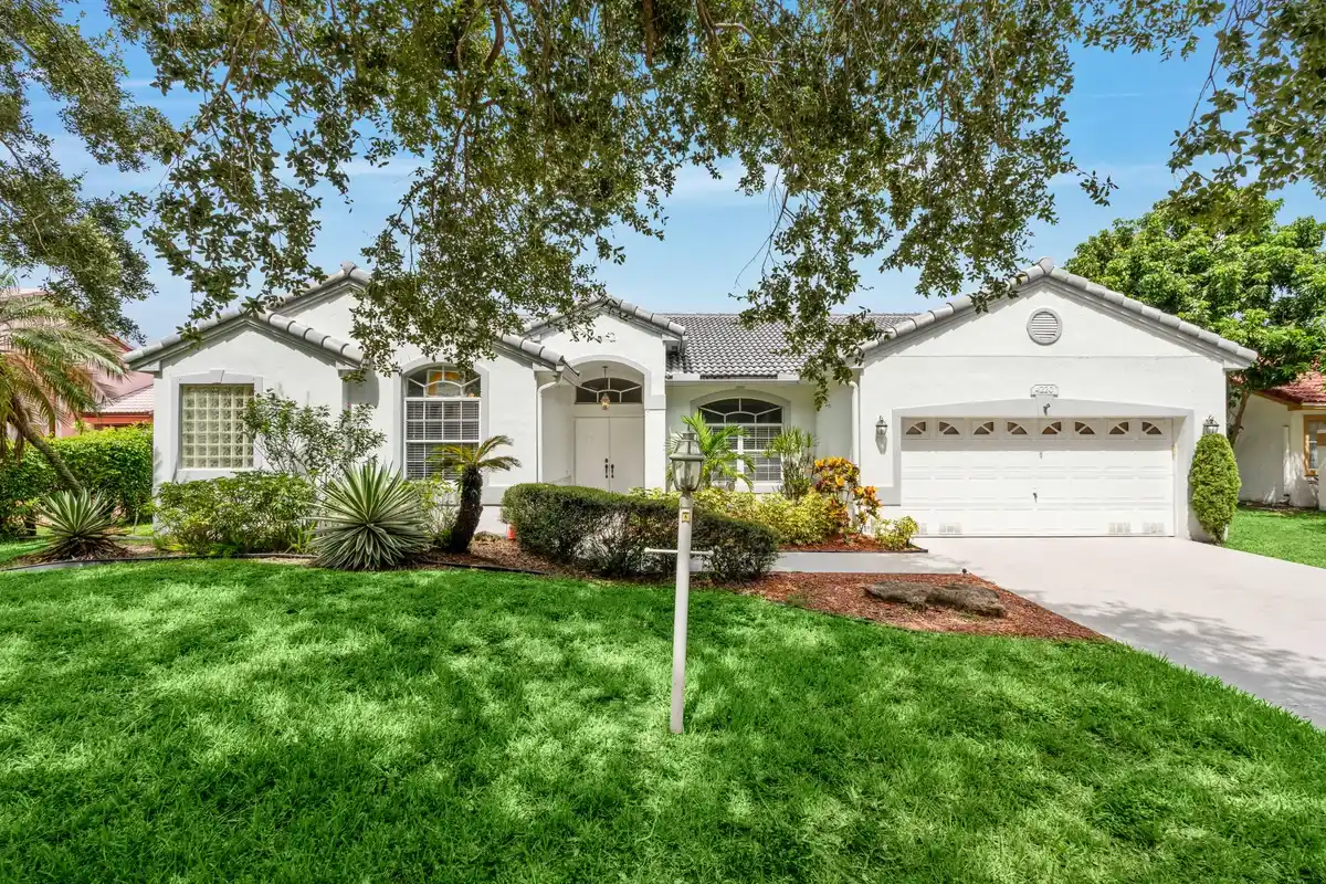 4220 NW 90th Ter, Coral Springs: photo 1 of 60