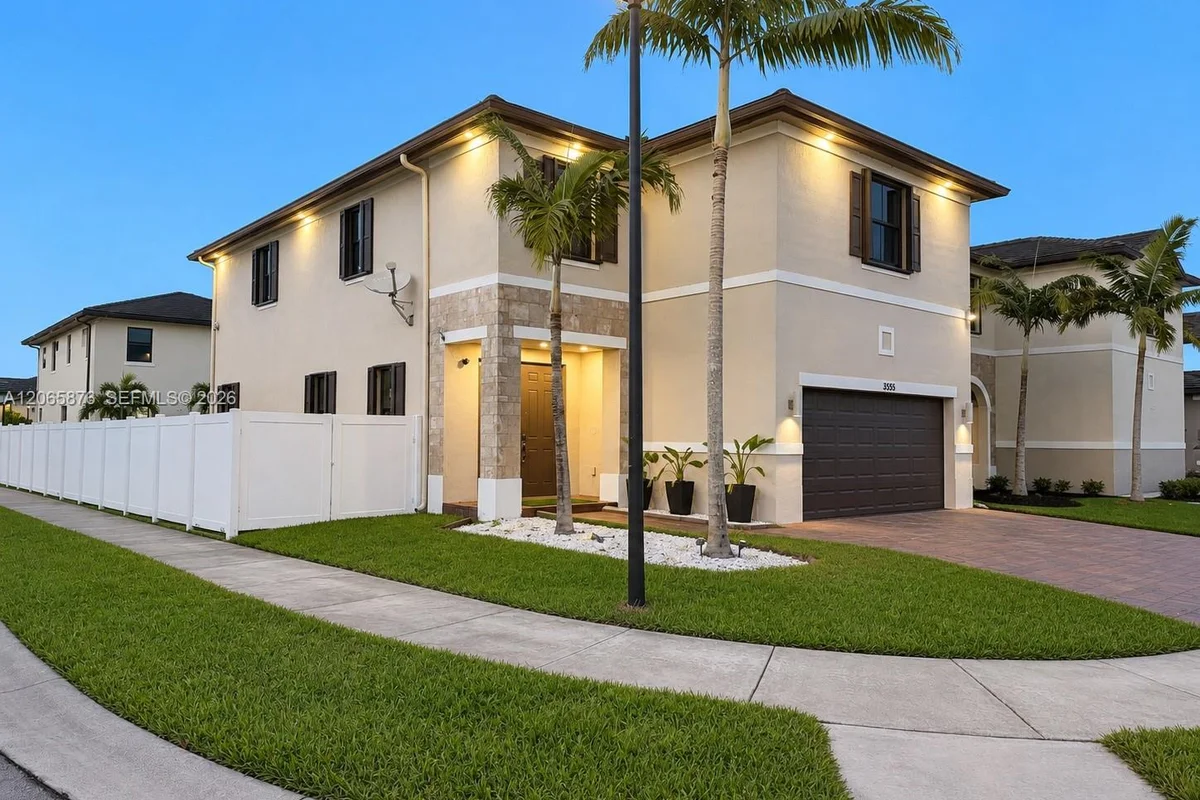 3555 W 106th St, Hialeah: photo 1 of 20