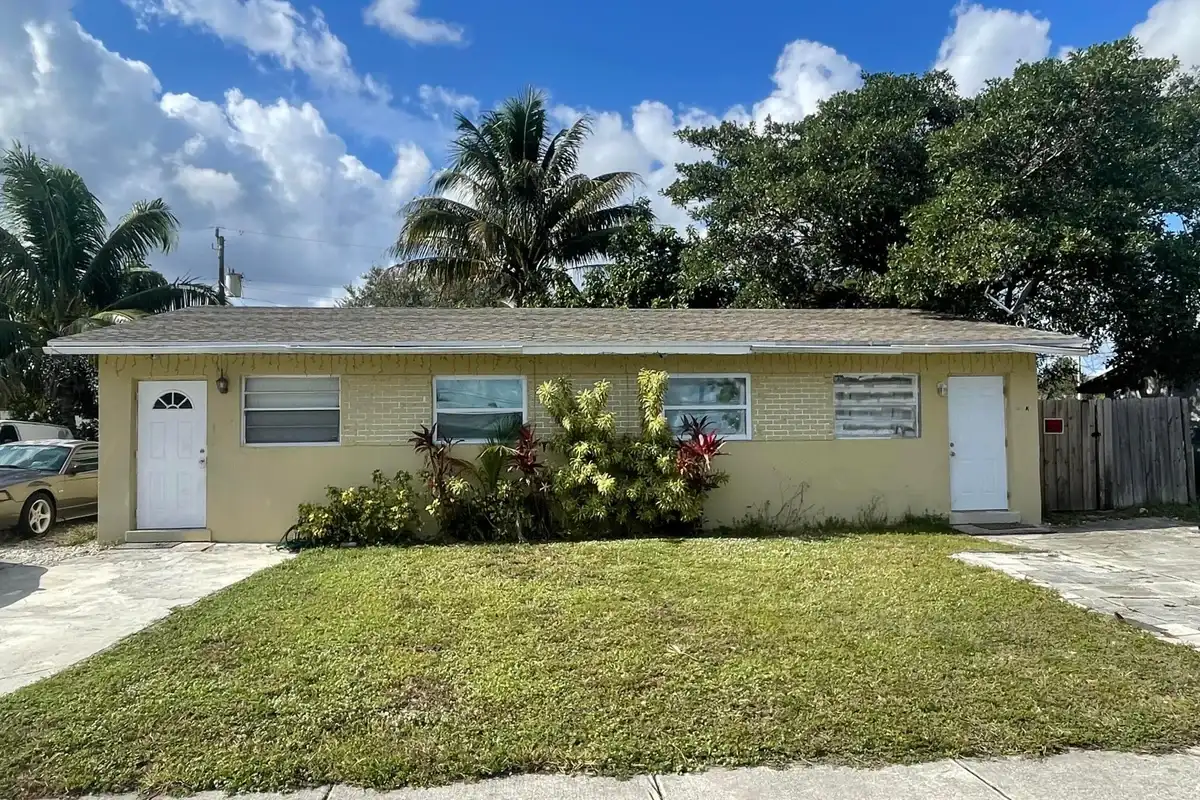 2301 NW 23rd Ln #1-2, Fort Lauderdale: photo 1 of 17