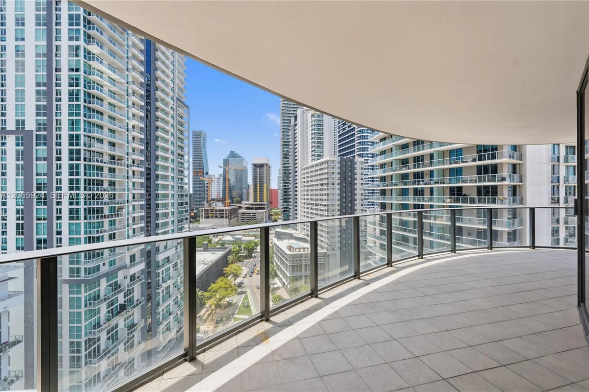 1000 Brickell Plz #1902, Miami: photo 1 of 37