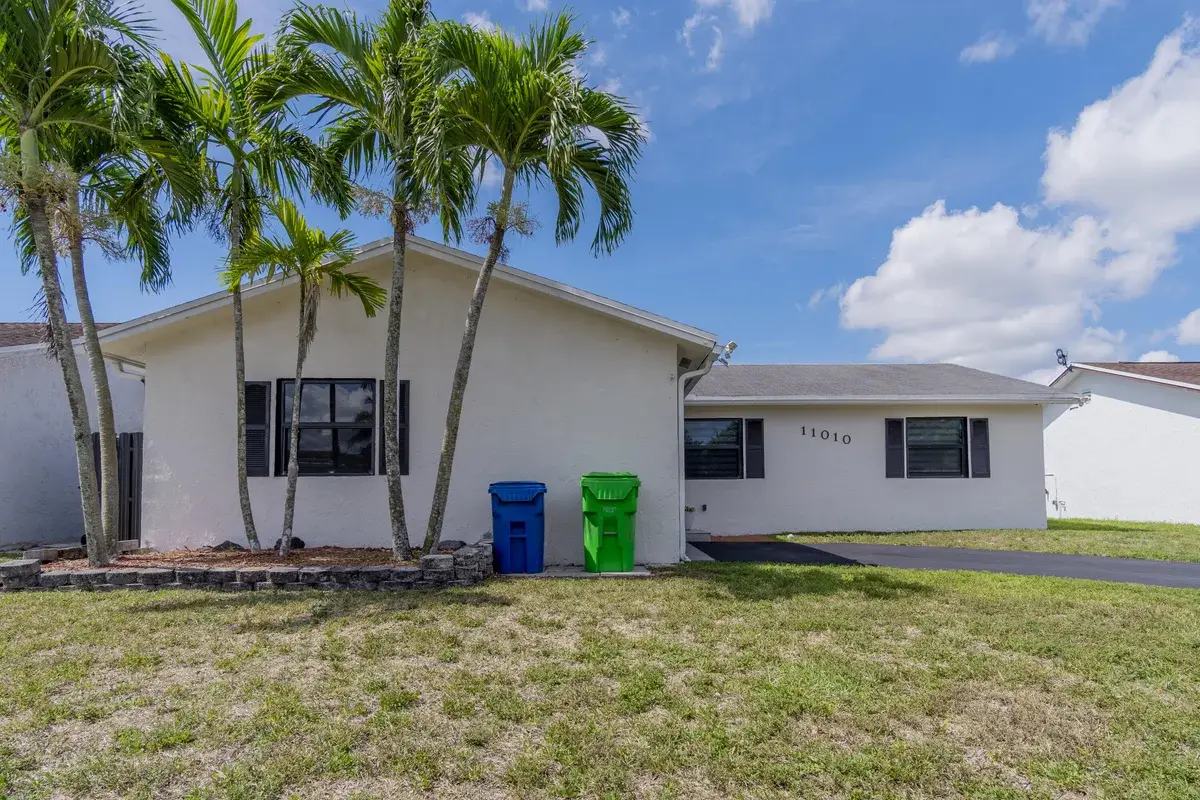 11010 NW 24th Ct, Sunrise: photo 1 of 16