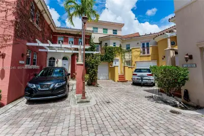 18460 NE 30th Ave, Aventura: photo 1 of 31