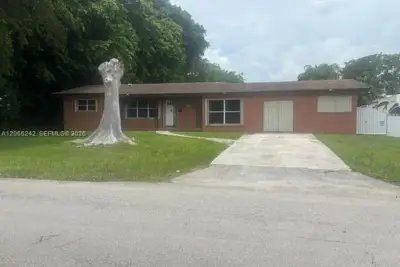 30340 SW 170th Ave, Homestead: photo 1 of 22