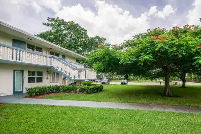 279 Tilford M, Deerfield Beach: photo 1 of 21